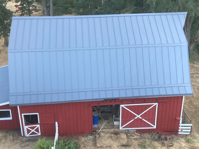 Mechanically locked standing seam metal roof